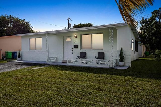 6888 NW 30th St, Sunrise, FL 33313