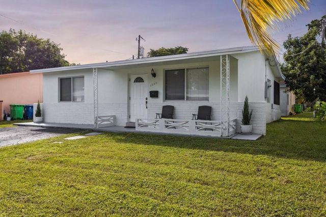 6888 NW 30th St, Sunrise, FL 33313