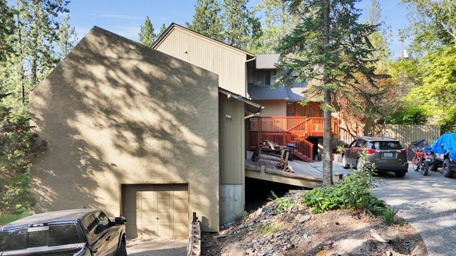 821 S Azalea Dr, Spokane, WA 99224