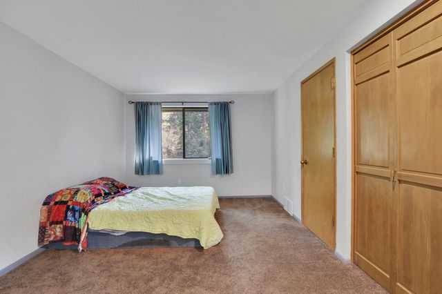 821 S Azalea Dr, Spokane, WA 99224