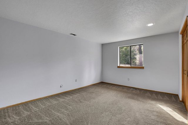 821 S Azalea Dr, Spokane, WA 99224