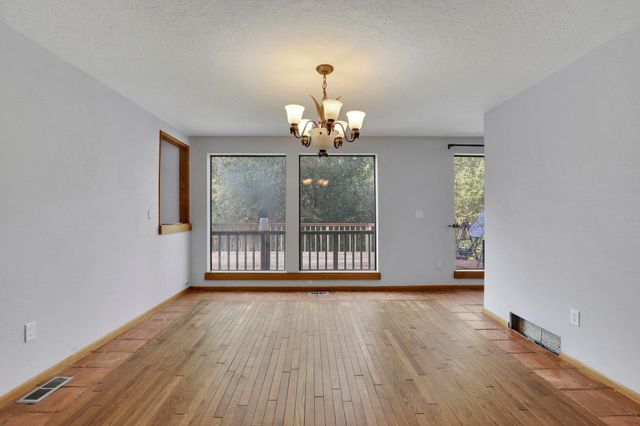 821 S Azalea Dr, Spokane, WA 99224