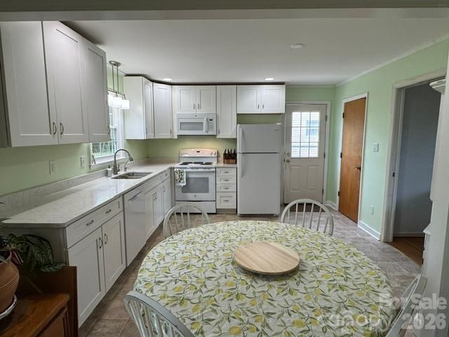 7644 Bramblewood Drive, Charlotte, NC 28217
