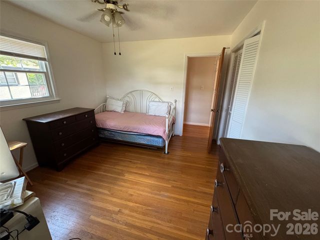 7644 Bramblewood Drive, Charlotte, NC 28217