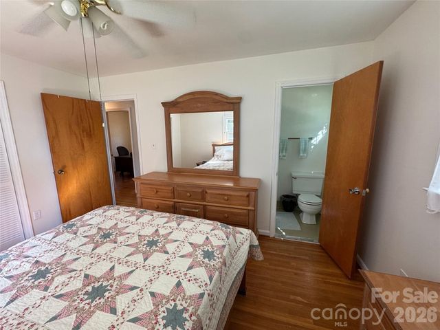 7644 Bramblewood Drive, Charlotte, NC 28217