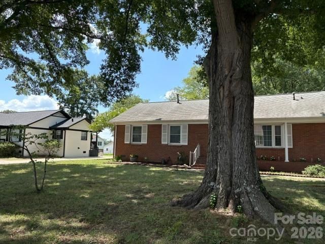 7644 Bramblewood Drive, Charlotte, NC 28217