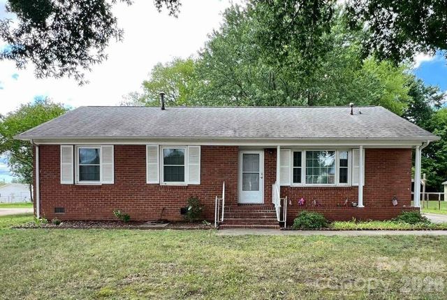 7644 Bramblewood Drive, Charlotte, NC 28217