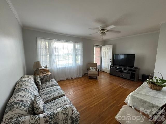 7644 Bramblewood Drive, Charlotte, NC 28217