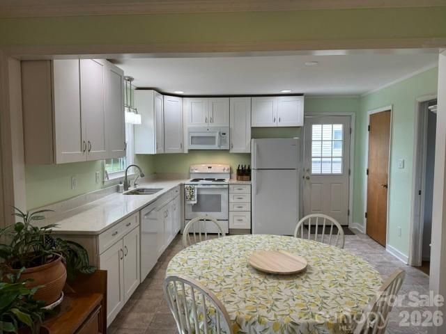 7644 Bramblewood Drive, Charlotte, NC 28217