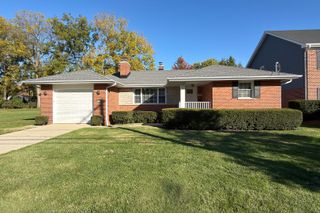 1222 E kensington Road, Arlington Heights, IL 60004