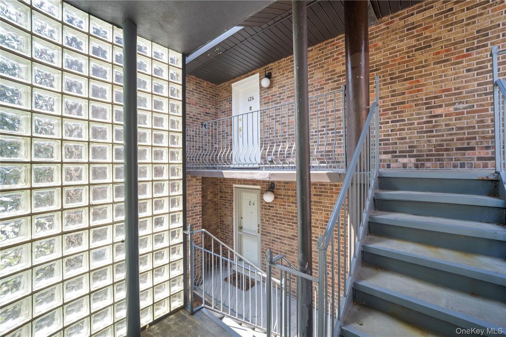 180 Davis Avenue 12A, Bronx, NY 10465 — photo 4