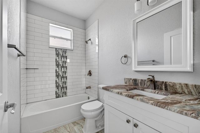 183 LAKE THOMAS, Winter Haven, FL 33880