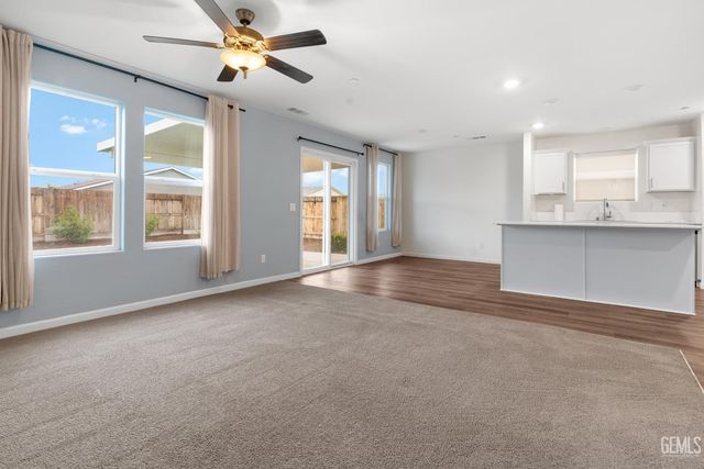 8627 Delcon Drive, Bakersfield, CA 93307