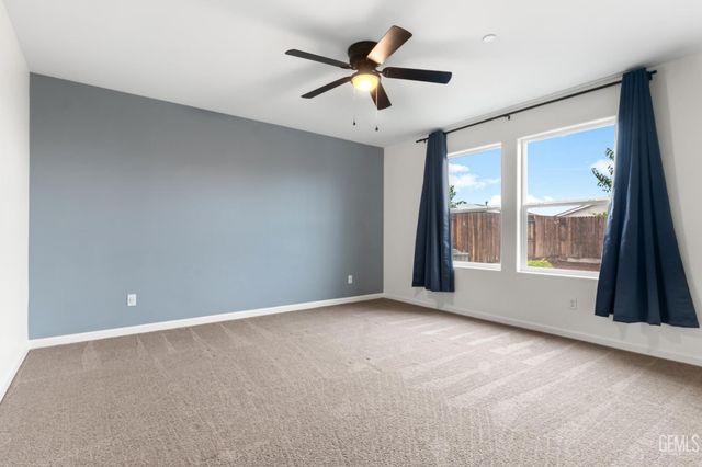 8627 Delcon Drive, Bakersfield, CA 93307