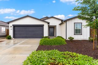 8627 Delcon Drive, Bakersfield, CA 93307
