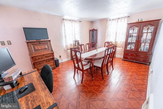 33 STRATFORD AVENUE, Ewing, NJ 08618