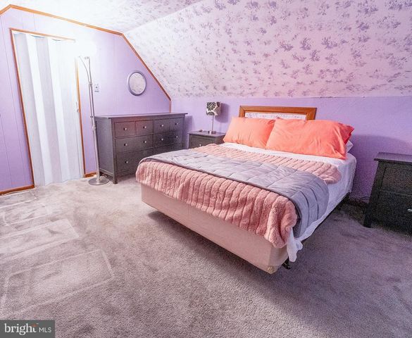 33 STRATFORD AVENUE, Ewing, NJ 08618