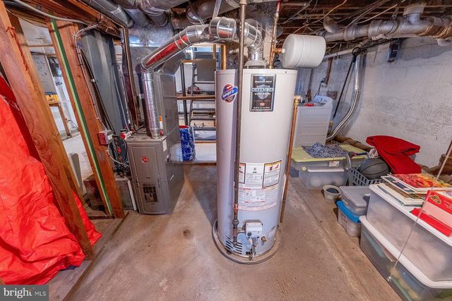 33 STRATFORD AVENUE, Ewing, NJ 08618