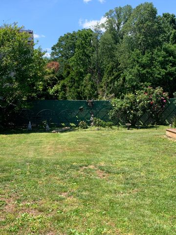 33 STRATFORD AVENUE, Ewing, NJ 08618