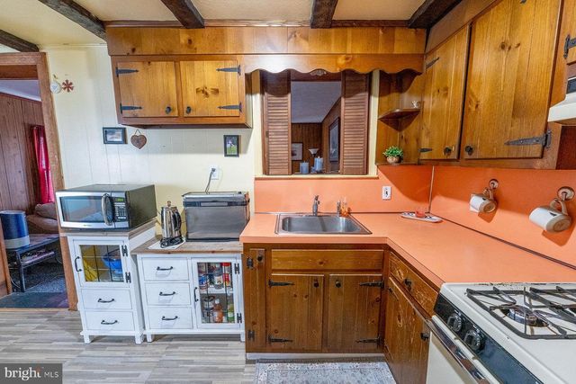 33 STRATFORD AVENUE, Ewing, NJ 08618