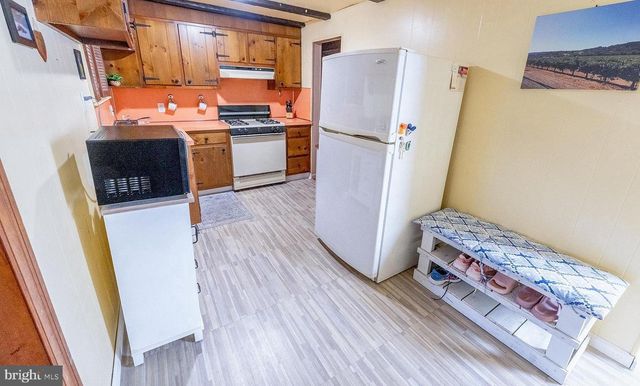 33 STRATFORD AVENUE, Ewing, NJ 08618