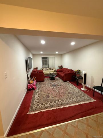 84-55 Daniels Street 5C, Briarwood, NY 11435