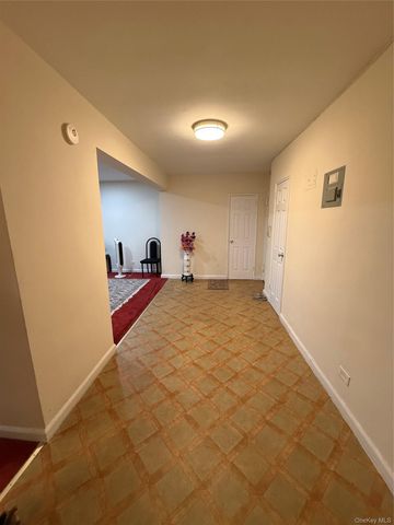 84-55 Daniels Street 5C, Briarwood, NY 11435