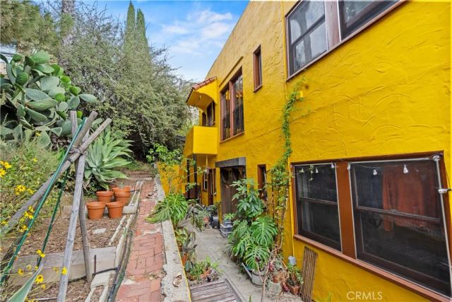 1919 Scott Avenue, Los Angeles, CA 90026