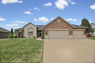 1305 Bradstreet Drive, O'fallon, IL 62269