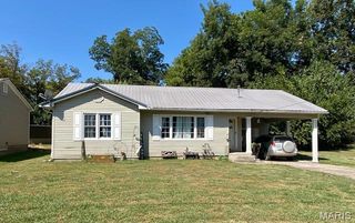 322 S Locust Street, Dexter, MO 63841