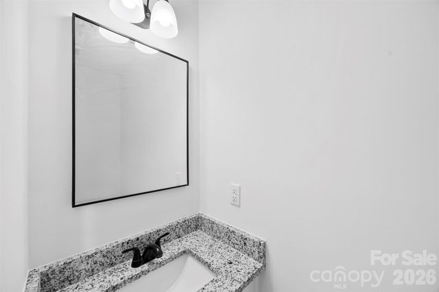 8413 Woodford Bridge Drive, Charlotte, NC 28216