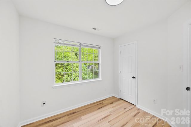 8413 Woodford Bridge Drive, Charlotte, NC 28216