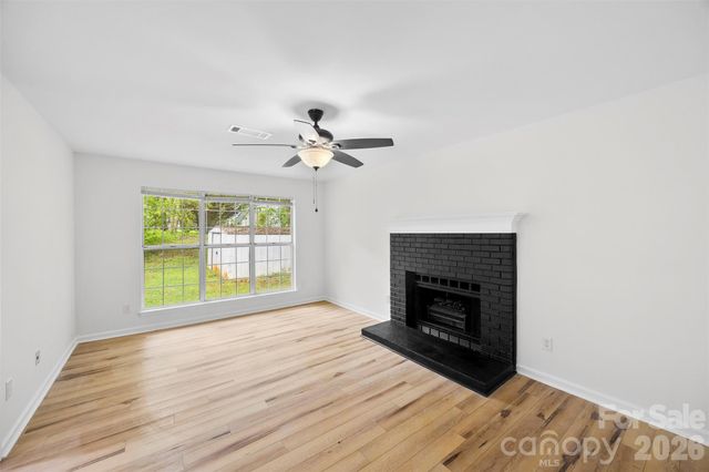 8413 Woodford Bridge Drive, Charlotte, NC 28216