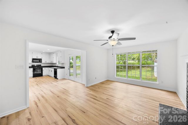 8413 Woodford Bridge Drive, Charlotte, NC 28216