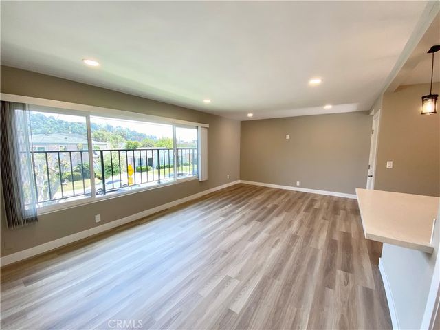 919 E Acacia Avenue O, Glendale, CA 91205