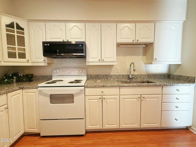 130 S Estes A11, Chapel Hill, NC 27517