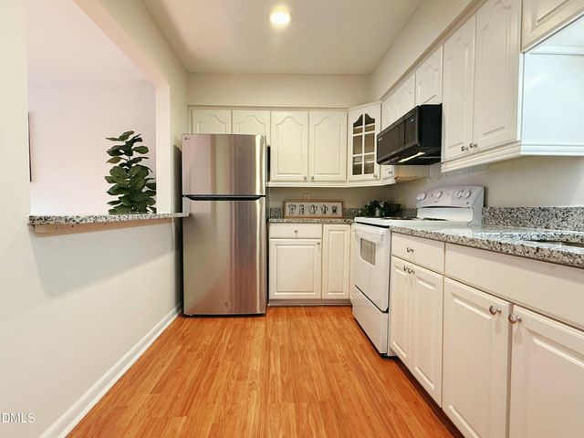 130 S Estes A11, Chapel Hill, NC 27517