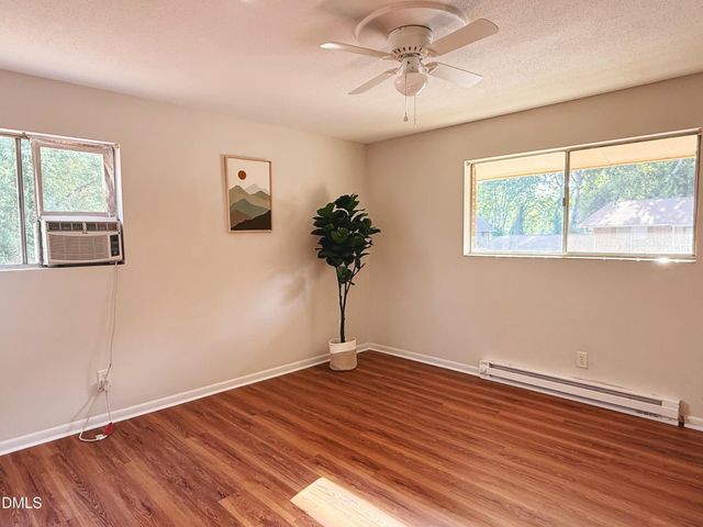 130 S Estes A11, Chapel Hill, NC 27517
