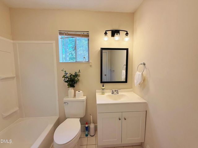130 S Estes A11, Chapel Hill, NC 27517