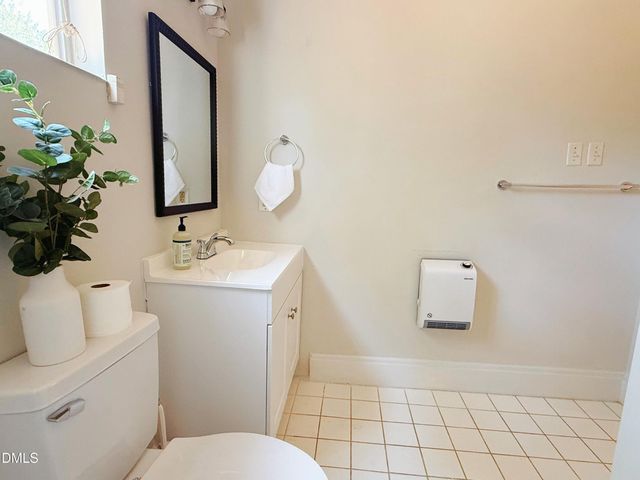 130 S Estes A11, Chapel Hill, NC 27517