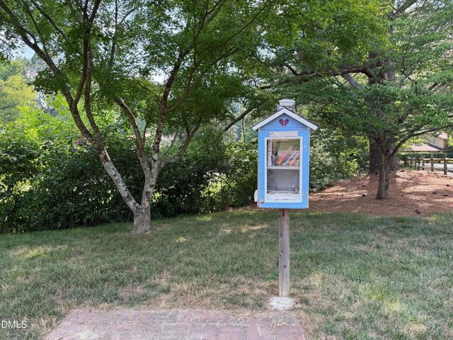 130 S Estes A11, Chapel Hill, NC 27517