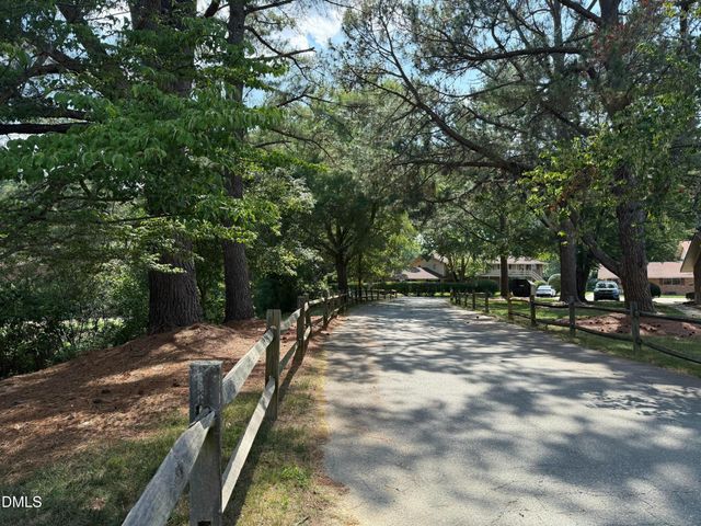 130 S Estes A11, Chapel Hill, NC 27517