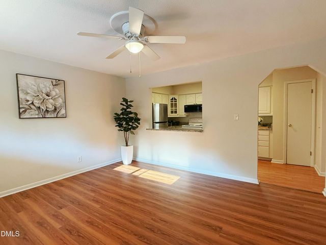 130 S Estes A11, Chapel Hill, NC 27517