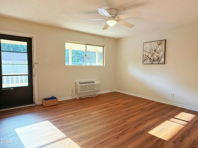 130 S Estes A11, Chapel Hill, NC 27517