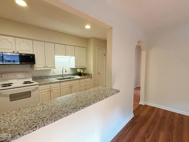 130 S Estes A11, Chapel Hill, NC 27517