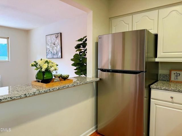 130 S Estes A11, Chapel Hill, NC 27517