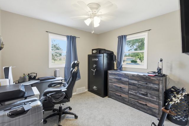 1221 N 21ST Street, Council Bluffs, IA 51501
