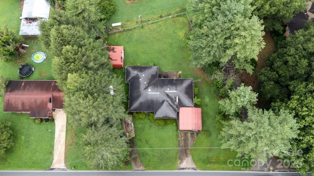 3284 Dry Ponds Road, Granite Falls, NC 28630