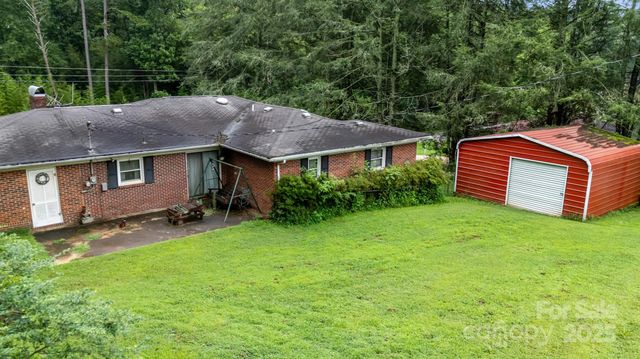 3284 Dry Ponds Road, Granite Falls, NC 28630