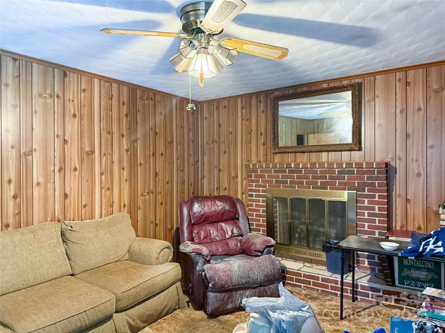 3284 Dry Ponds Road, Granite Falls, NC 28630